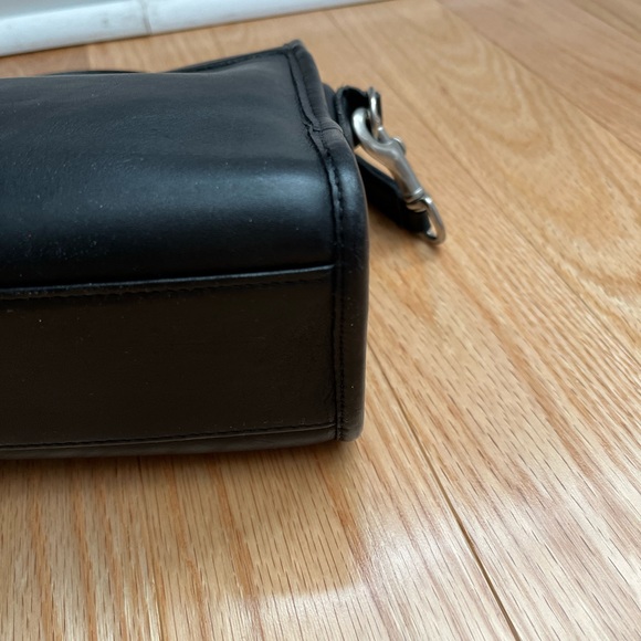 Coach court bag with silver hardware - Picture 5 of 8